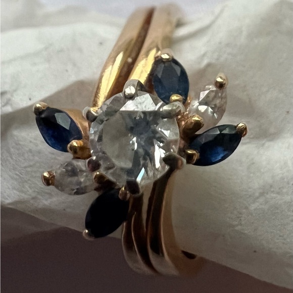 Diamond & Sapphire Wedding Set set in 14 Carat Gold. Size 6-1/2 - Picture 6 of 7